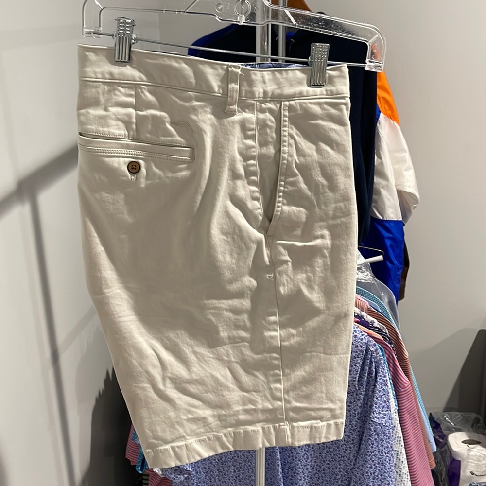 Tommy Bahama Boracay 12-Inch Chino Shorts